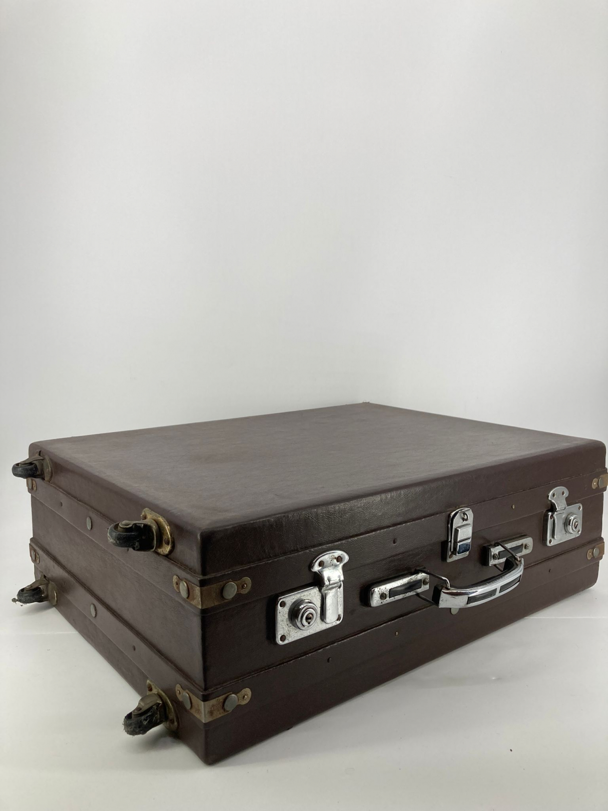 props suitcase a2918n